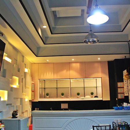 โรงแรมเรือนทิพย์ เชียงราย Ruean Tip Hotel Eksteriør billede