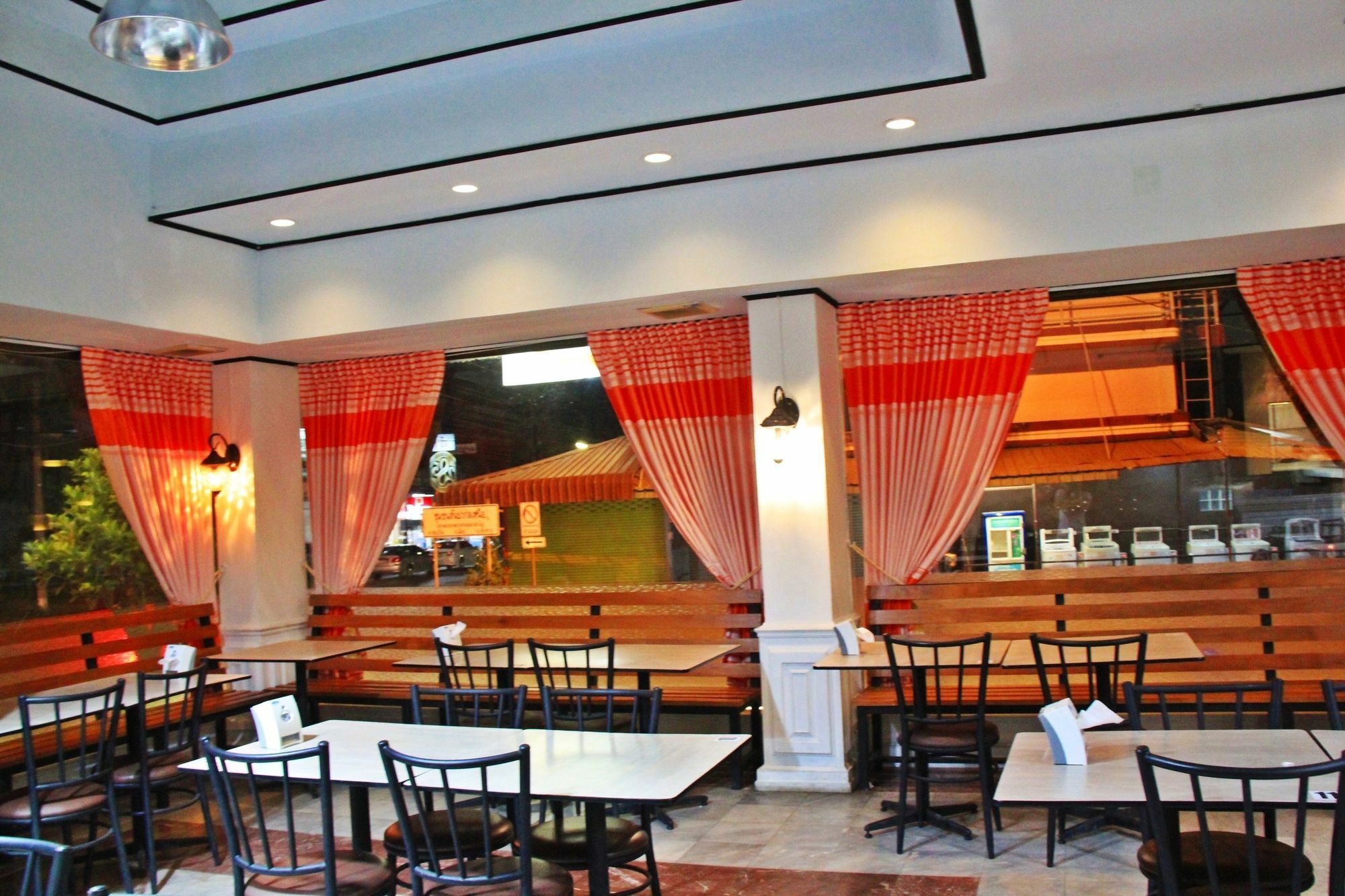 โรงแรมเรือนทิพย์ เชียงราย Ruean Tip Hotel Eksteriør billede