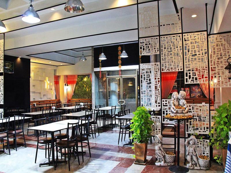 โรงแรมเรือนทิพย์ เชียงราย Ruean Tip Hotel Eksteriør billede