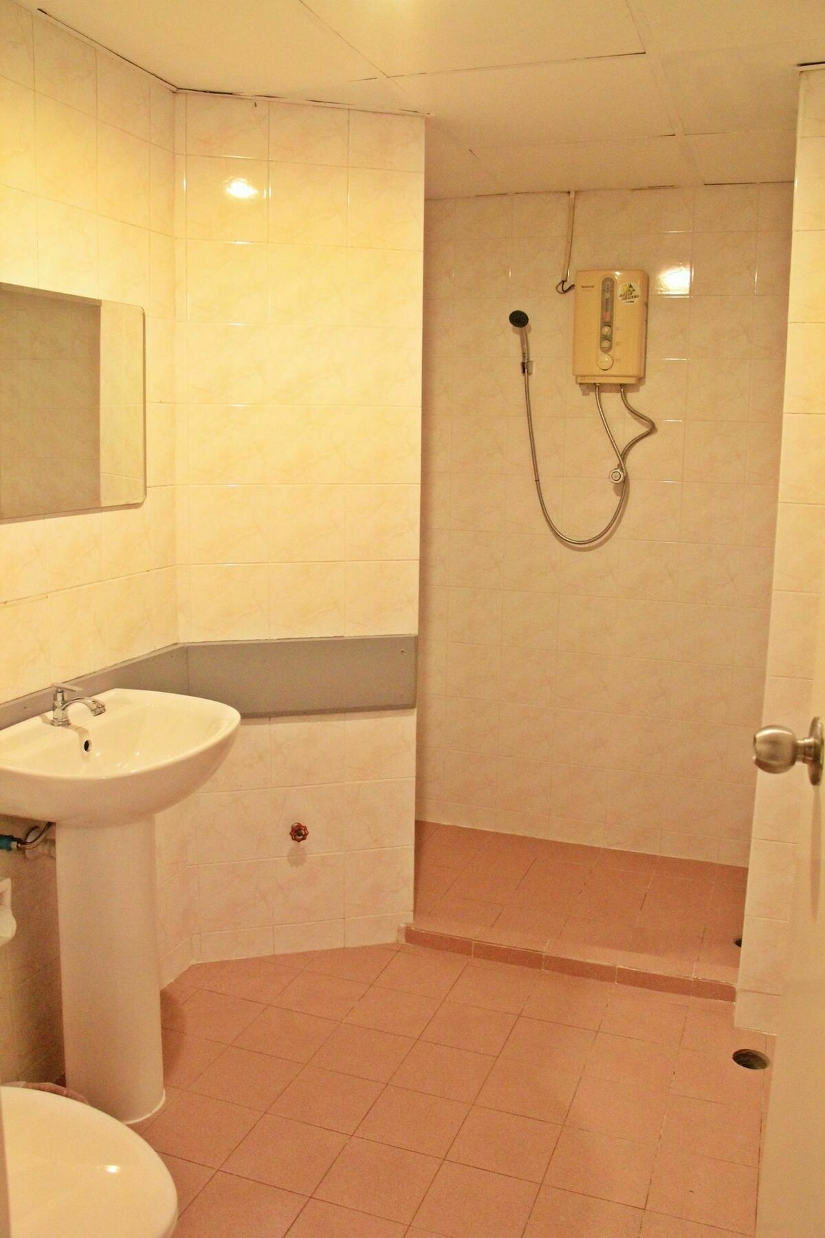 โรงแรมเรือนทิพย์ เชียงราย Ruean Tip Hotel Eksteriør billede